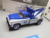 1958 GMC tow truck - Chevrolet wrecker - 19-2405