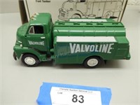 1952 GMC fuel tanker - Valvoline - 19-1060