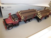 Mack R-model logging truck  - 19-0035