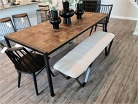 DINING TABLE W/CHAIRS