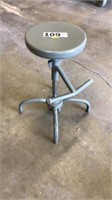 STEEL CHAIR WITH ADJUSTABLE HEIGHT