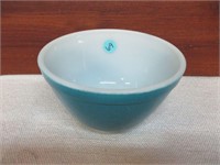 1 1/2 Pint Pyrex Blue Mixing Bowl