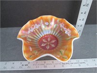 Carnival Dugan Peach Opal Enameled Stippled Flower