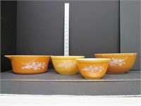 4pc Pyrex USA Dishes