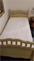 Twin Trundle Bed & Mattresses