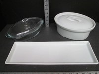 2 Casserole Dishes With Lids & Serving Tray/Dishes