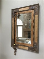 Spectacular wall mirror