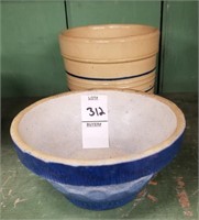 2 small pottery bowls