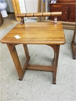 Small wooden side table (matches 373)