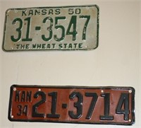 2 Licenses Plates