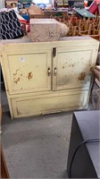 Hoosier style kitchen cabinet top w/sifter