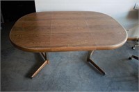 KITCHEN TABLE WITH (4) CHAIRS ON CASTERS & LEAF
