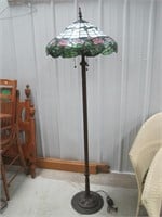 floor lamp w/leaded glass shade
