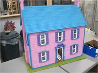 doll house on lawn board pink/blue