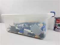 Pièces détachées de LEGO & contenant de plastique