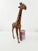 Statuette de girafe en peau véritable
