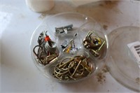 QUANTITY OF SAFETY PINS & CLIPS