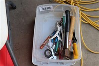 TOTE OF ASSORTED TOOLS
