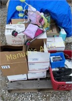 PALLET MISC ESTATE ITEMS -HOUSEHOLD-CLOTHES-TOYS