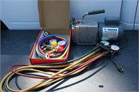 Robinair Vacuum Pump, A/C Vac & Recharge Gauge