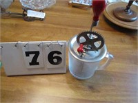 Vintage 4-cup measure with egg beater and lid