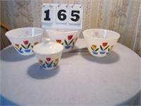 Fire-King mixing bowl set, tulip pattern