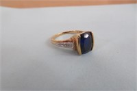 Size 7 10 k Gold Ring w Sapphire & Diamonds
