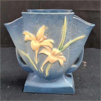 Roseville pottery lily pattern vase