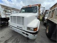 01 Navistar Dump Truck 1HTSCABM31H369334 (RK)