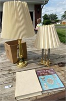 2 Lamps & Books
