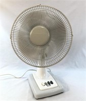 13 Inch Oscillating Desk Fan. White