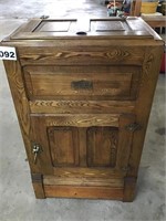 VINTAGE WOODEN ICEBOX ( been repaired on front