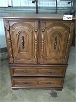 ARMOIRE /CHEST OF DRAWER (matches lot 120, lot