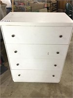 VINTAGE WHITE CHEST OF DRAWERS