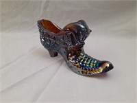 Carnival glass shoe w/ cat 5 1/2" long