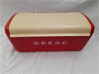 Lustro Ware B-22 Bread Box