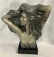 Beautiful Austin Sculpture "The Model"-1989
