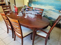 Mahogany Dinning Room Table and Chairs