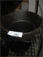 LARGE DUTCH OVEN