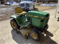 John Deere 318 Riding Lawnmower