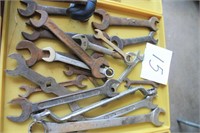 tray lot of tools - Wenches
