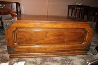Lrg Coffee Table Trunk Very Heavy Drawers on Ends