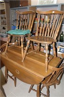 Drop Leaf Kitchen Table w/4 Chairs Maple