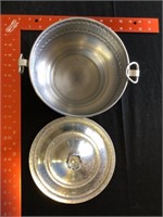 Unmarked aluminum pan with lid