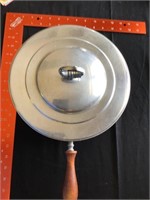 Aluminum skillet with lid & wood handle unmarked
