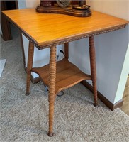 Antique oak spiral leg table