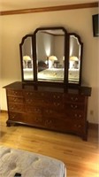 Stickley 10-Drawer Wooden Dresser with Mirror