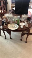 Collection of glassware & dinner plates