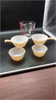 5-Fire King Pieces (4-bowls & Measuring pitcher)