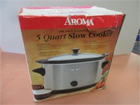 NEW IN BOX AROMA 5 QUART SLOW COOKER